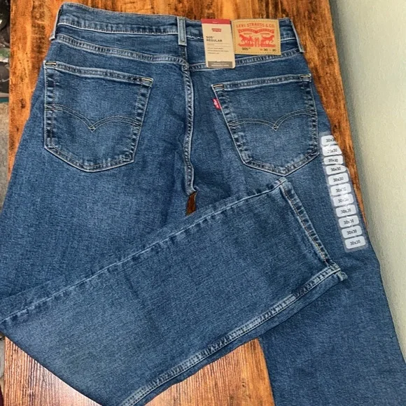 505 Levi’s - Picture 3 of 4
